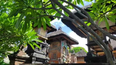 なぜバリの家には「家庭寺院」があるの？ 🏡✨