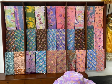 バリの伝統織物 ― 美しさと祈りが織り込まれた布